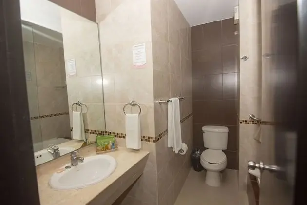 Tek Büyük Yataklı Oda, 2 Çift Kişilik Yatak