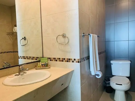 Tek Büyük Yataklı Oda, 2 Çift Kişilik Yatak