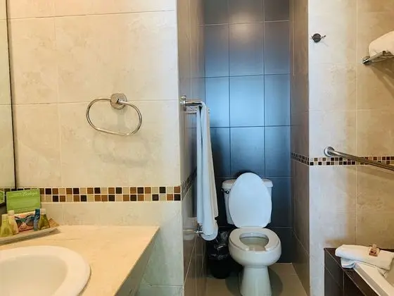 Tek Büyük Yataklı Oda, 2 Çift Kişilik Yatak