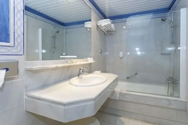 Standard Tek Büyük veya İki Ayrı Yataklı Oda