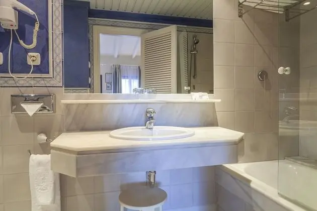 Standard Tek Büyük veya İki Ayrı Yataklı Oda