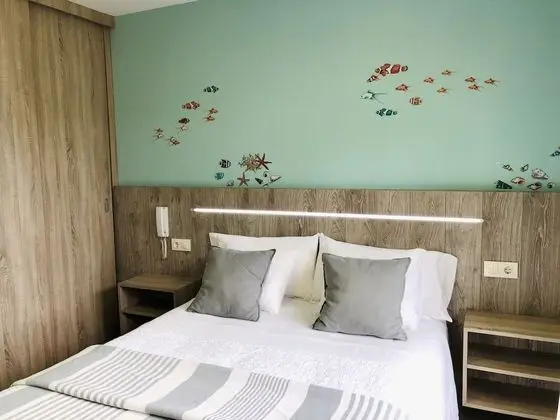 Standard Üç Kişilik Oda, Deniz Manzaralı