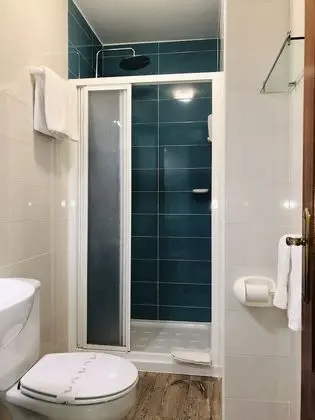 Standard Üç Kişilik Oda, Deniz Manzaralı