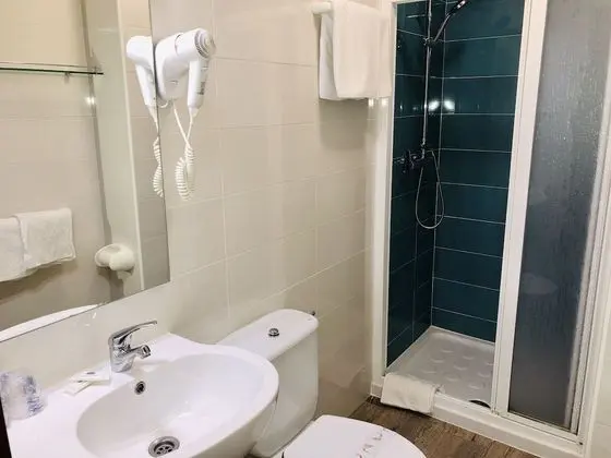 Standard Üç Kişilik Oda, Deniz Manzaralı