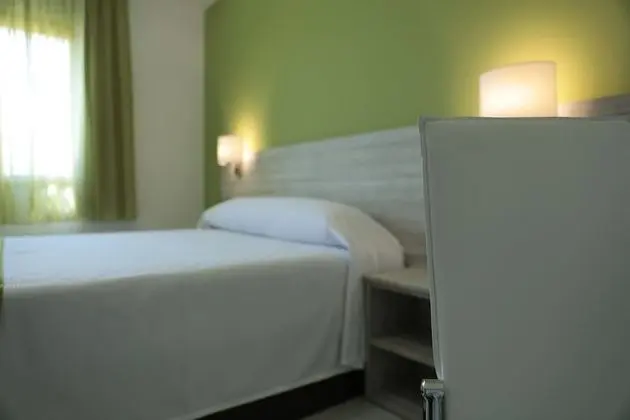 Tek Büyük Yataklı Oda (with extra bed)