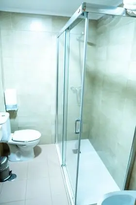 Dört Kişilik Oda, Özel Banyo (Cama y Litera)