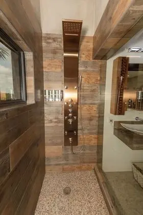 Luxury Oda, 1 En Büyük (King) Boy Yatak, Balkon (Wood Room)