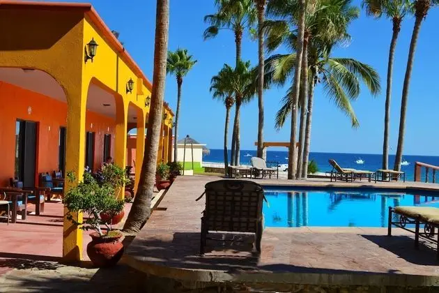 Standard Oda, 2 Çift Kişilik Yatak, Havuz Manzaralı, Havuz Kenarı