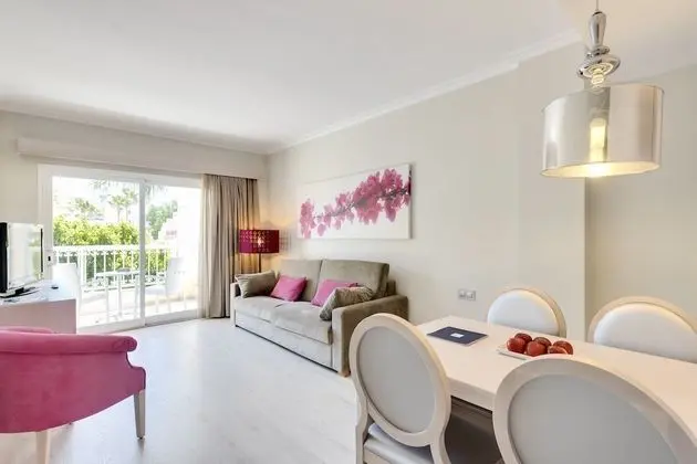 One Bedroom Apartment