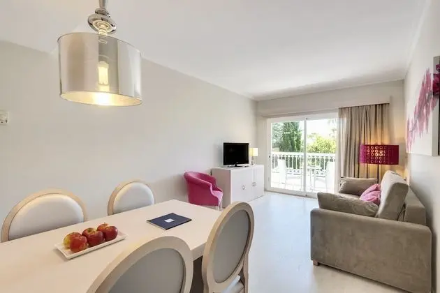 One Bedroom Apartment