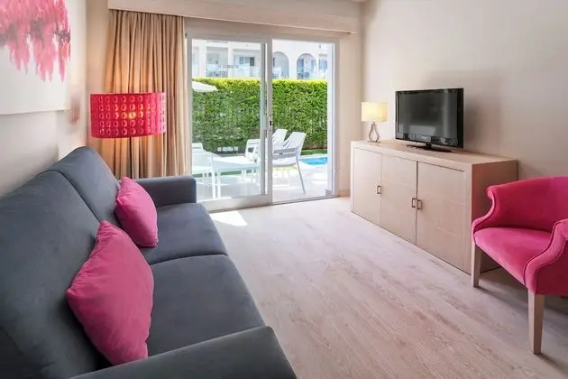 Premium Hydro Spa One Bedroom Apartment