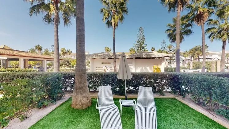 Premium One Bedroom Apartment Private Garden