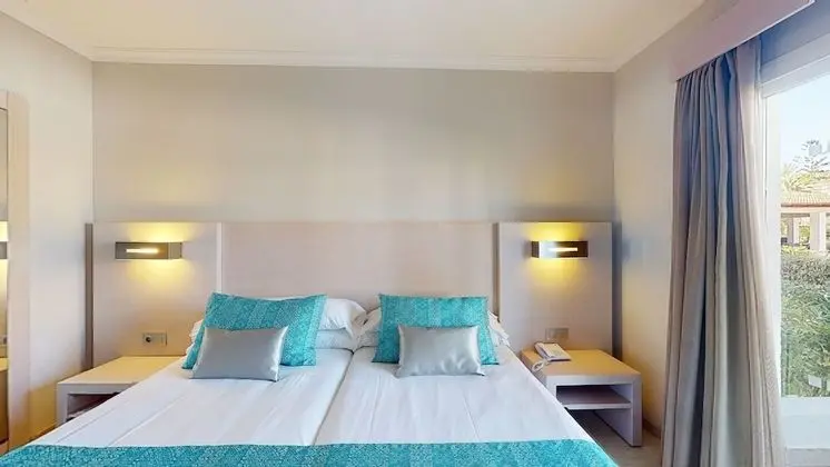 Premium One Bedroom Apartment Private Garden