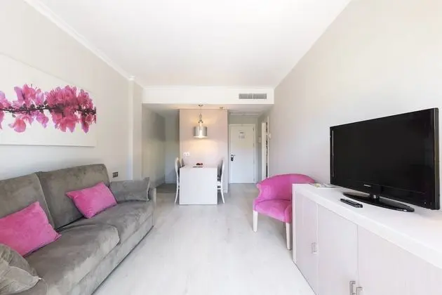 Premium One Bedroom Apartment Private Garden
