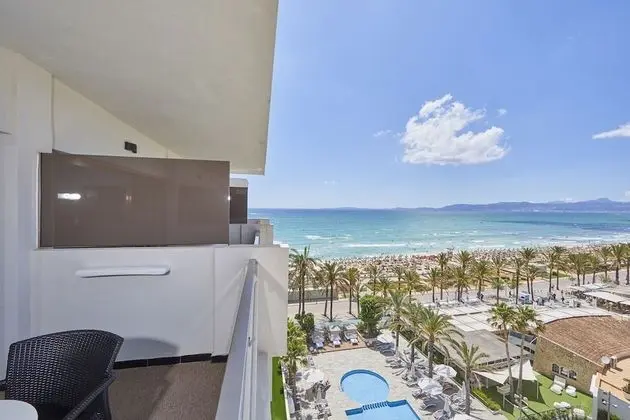 Tek Büyük Yataklı Oda, Balkon, Kısmi Deniz Manzarası
