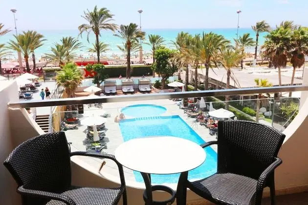 Tek Büyük Yataklı Oda, Balkon, Kısmi Deniz Manzarası