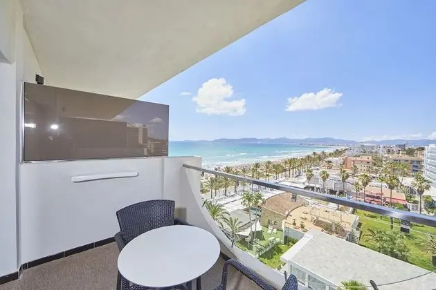 Tek Büyük Yataklı Oda, Balkon, Kısmi Deniz Manzarası
