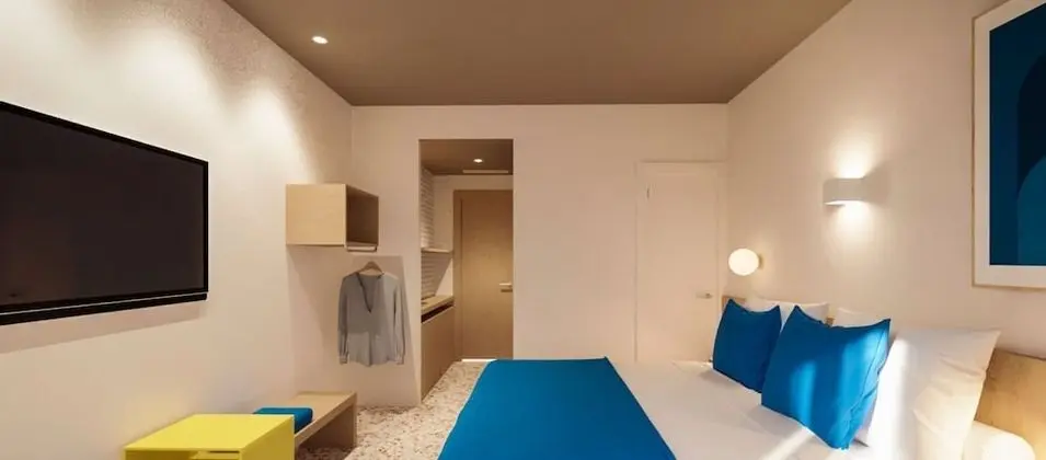 Tek Büyük Yataklı Oda, Balkon