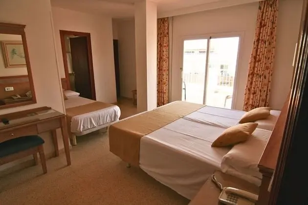 Üç Kişilik Oda, Sıcak Su Küveti, Kısmi Deniz Manzarası