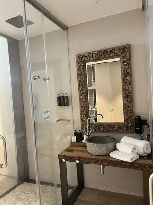 Junior Tek Büyük Yataklı Oda, Avlu Manzaralı