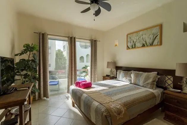 Comfort Apart Daire, 2 Yatak Odası, Havuz Manzaralı, Köşe