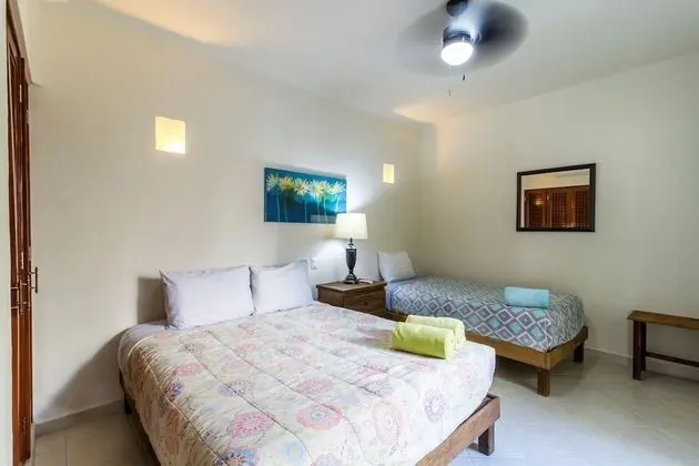 Comfort Apart Daire, 2 Yatak Odası, Havuz Manzaralı, Köşe