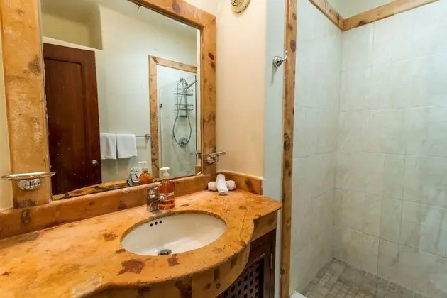Comfort Apart Daire, 2 Yatak Odası, Havuz Manzaralı, Köşe