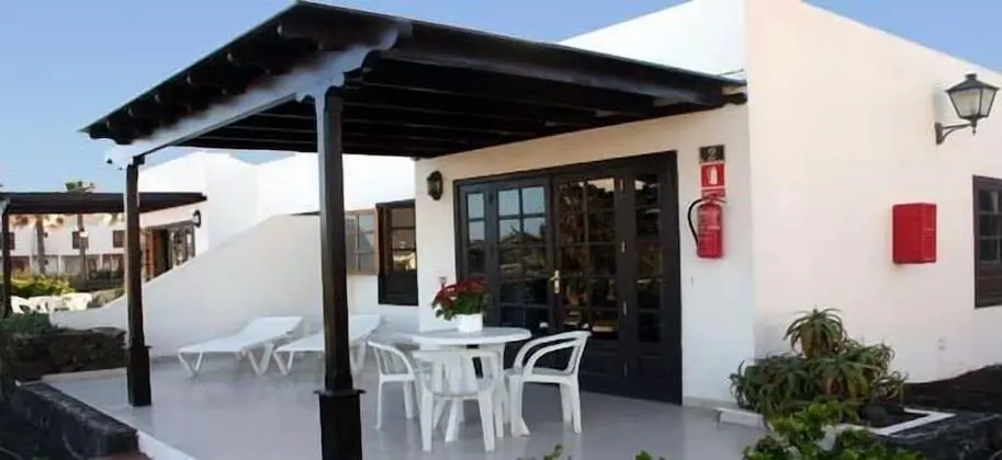 Superior Bungalov, 1 Yatak Odası, Havuz Manzaralı