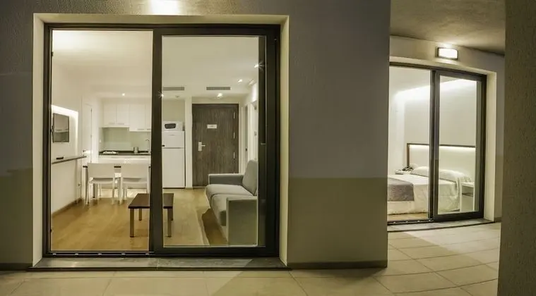 Apart Daire (2 Adults + 2 Children)