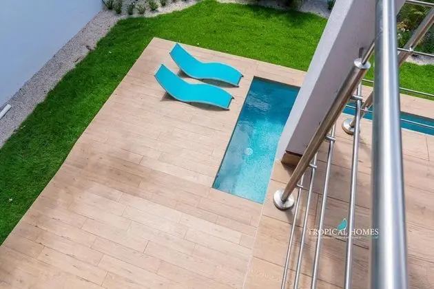 Ev