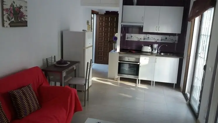Stüdyo, Teras, Havuz Manzaralı