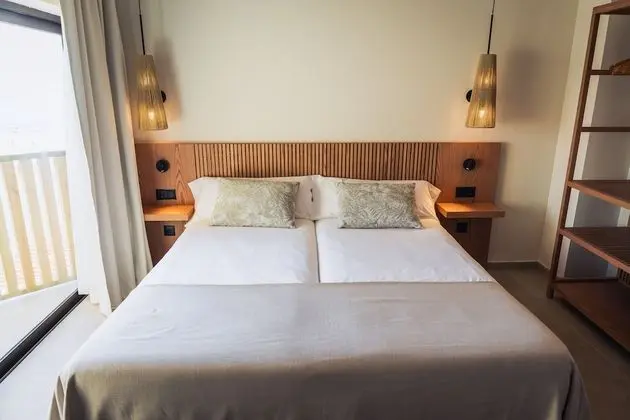 Superior Tek Büyük Yataklı Oda, Balkon, Deniz Manzaralı