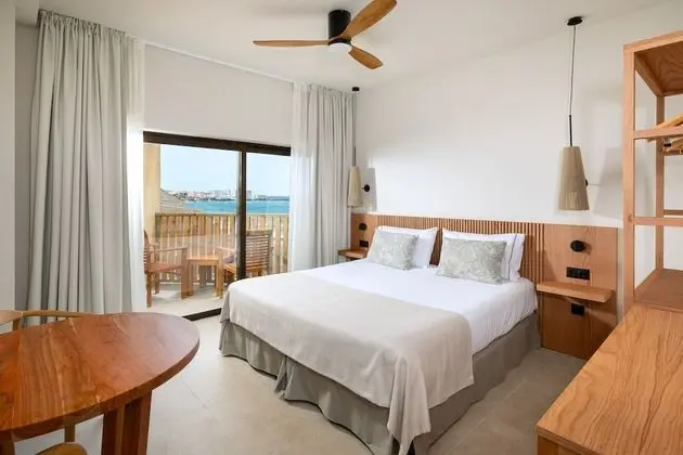 Superior Tek Büyük Yataklı Oda, Balkon, Deniz Manzaralı
