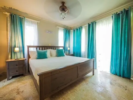Luxury Beach House 3 bedrooms