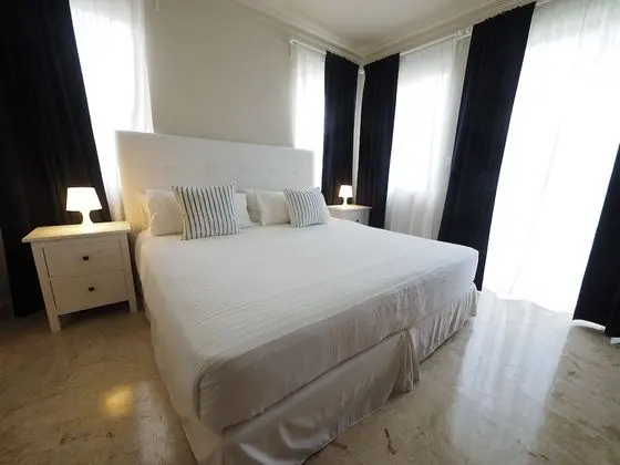 Royal Ocean Front Luxury Beach House