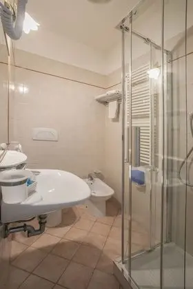 Büyük Yataklı Tek Kişilik Oda