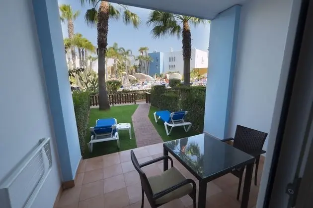 Superior Tek Büyük Yataklı Oda (with private garden)