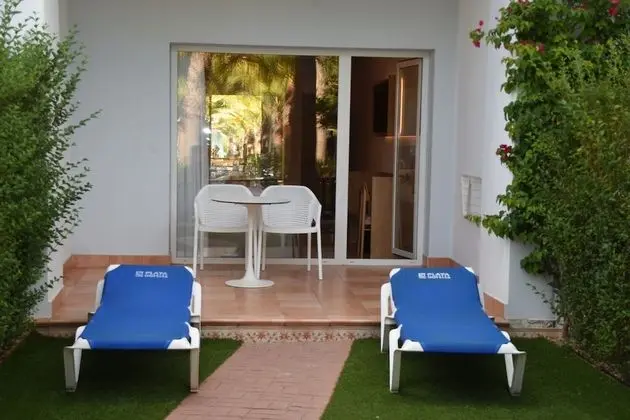 Superior Tek Büyük Yataklı Oda (with private garden)