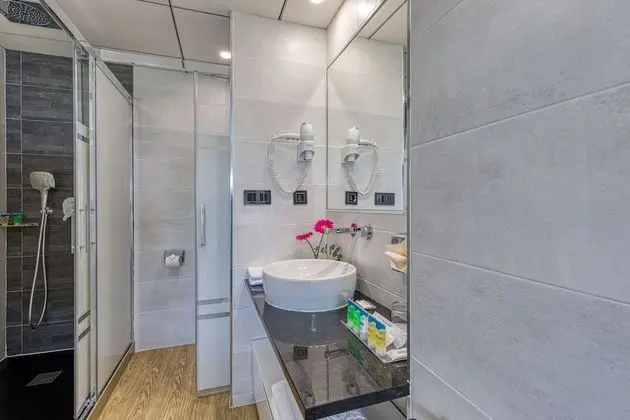 Superior Tek Büyük Yataklı Oda