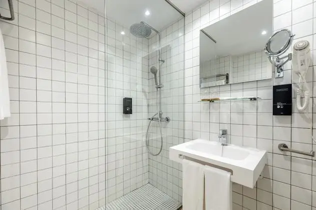 Premium Tek Büyük Yataklı Oda