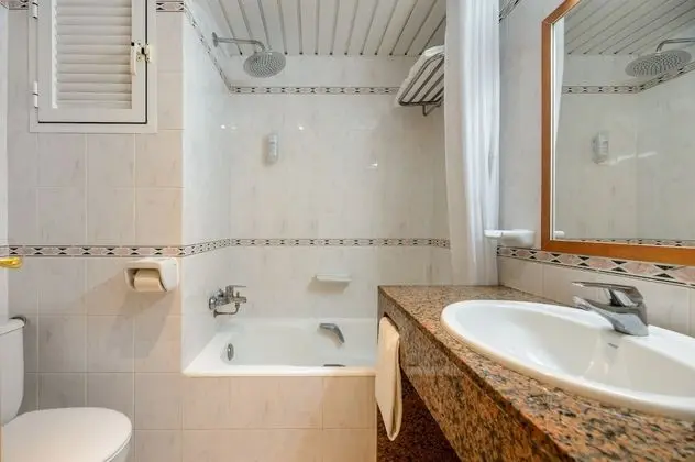 İki Ayrı Yataklı Oda (+ extra bed adult)
