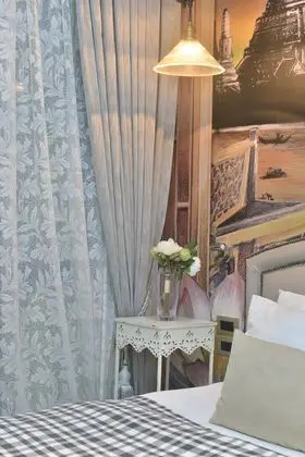 1 Çift ​​kişilik Yatak Queen Size Bed