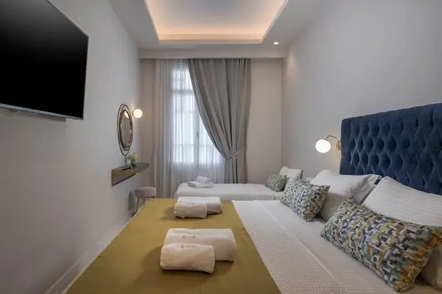 Deluxe Üç Kişilik Oda (201)