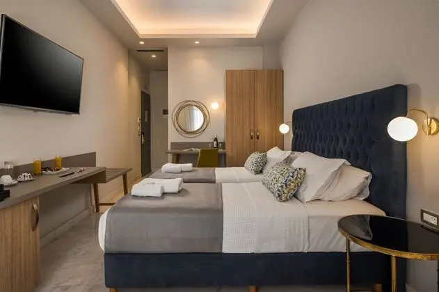 Deluxe Üç Kişilik Oda (201)