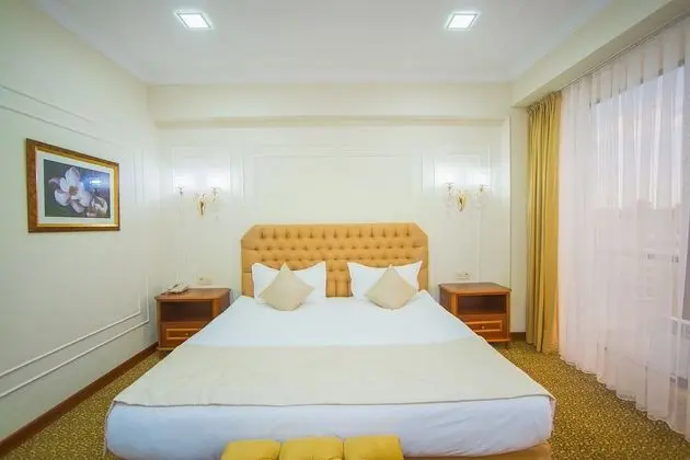 Deluxe Tek Büyük Yataklı Oda