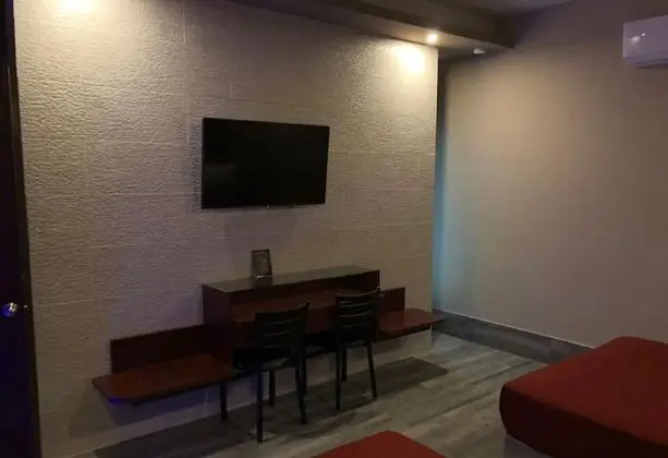 Family Tek Büyük Yataklı Oda