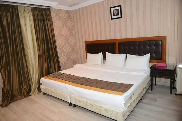 Üç Kişilik Oda