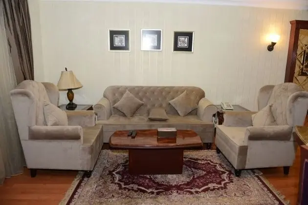 Üç Kişilik Oda