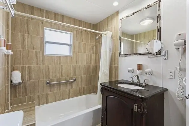 Deluxe Süit, 1 Yatak Odası (2 Queen beds and 1 Sofa bed)