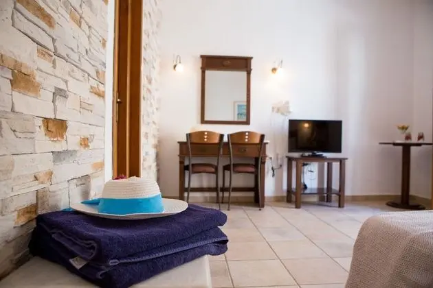 Tek Büyük veya İki Ayrı Yataklı Oda (Back-Garden View Special Offer)